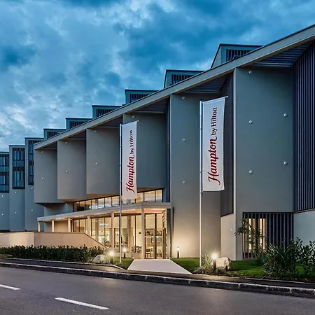 Hampton By Hilton Messe فندق
