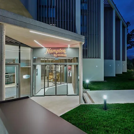 Hampton By Hilton Messe فندق 3*