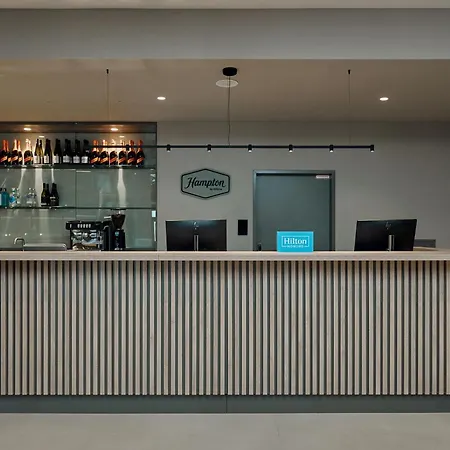 Hampton By Hilton Messe 3*