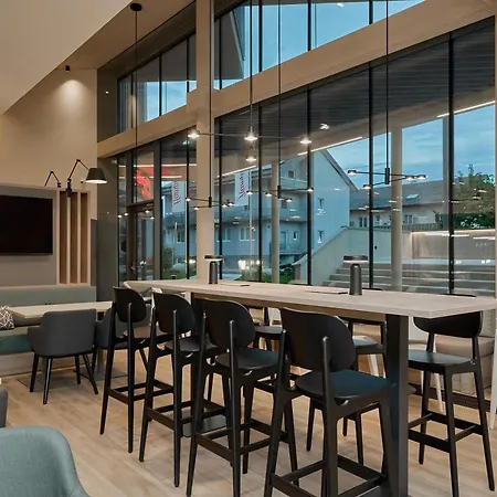Hampton By Hilton Messe فندق 3*