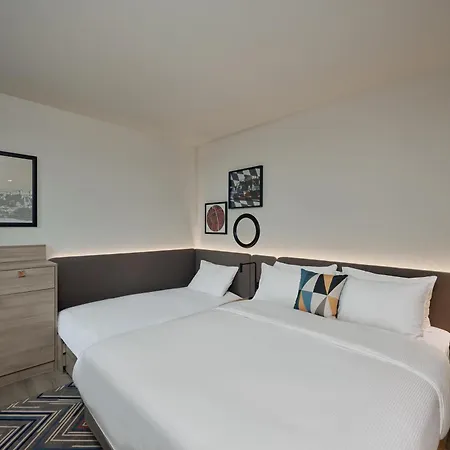Hampton By Hilton Messe فندق