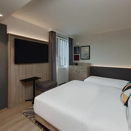 Hampton By Hilton Messe فندق
