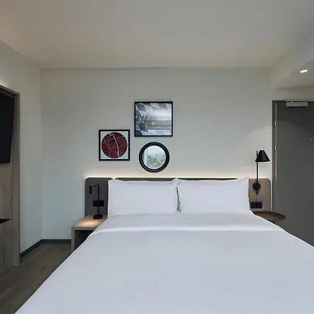 Hampton By Hilton Messe فندق